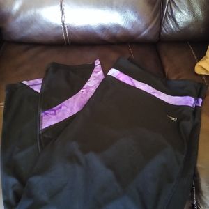 Vogo capri length yoga pants 2X